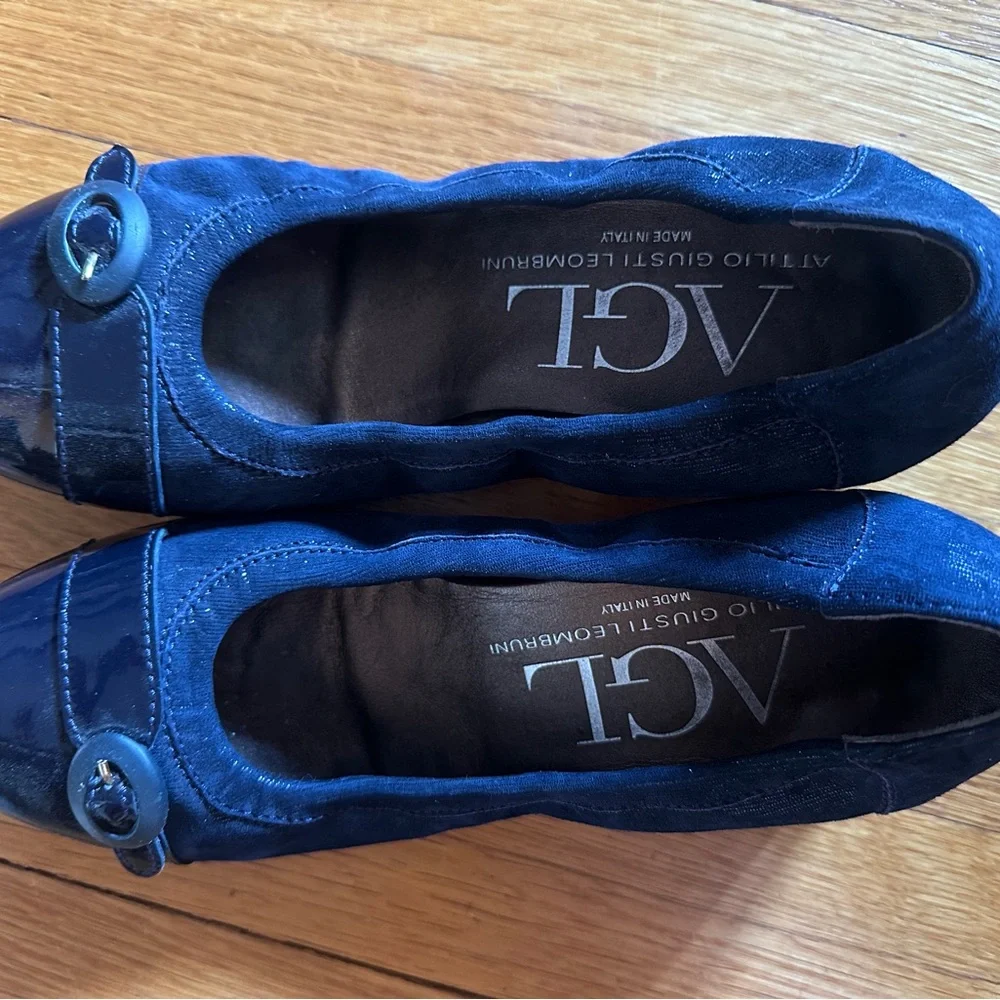 AGL navy blue leather kitten block heels with buckle detail, size 38 (US 8)